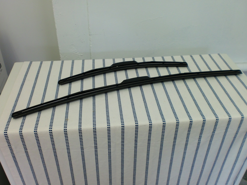 運転席用&助手席用の2本セット aero-wiper image2